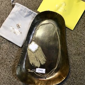 Stunning, Gold Kendra Scott Necklace